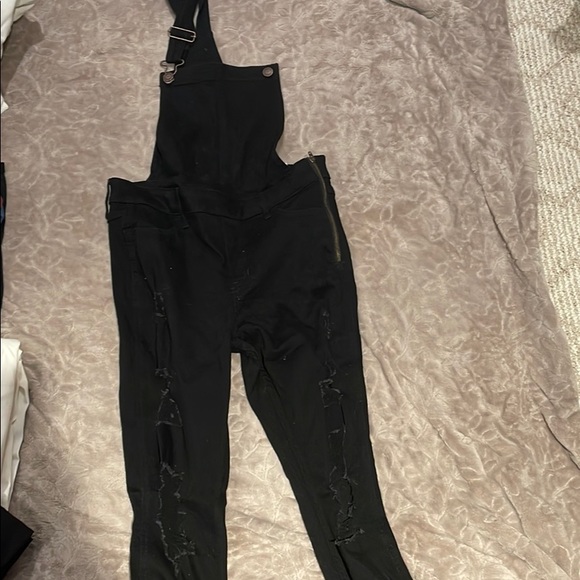 Overall - Picture 3 of 4